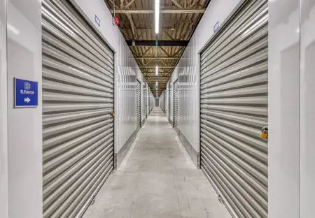 SmartStopSelfStorage-MississaugaONT-2068 S Sheridan Way-Interior Units