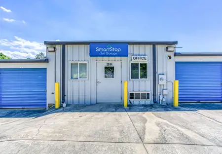 SmartStopSelfStorage-AshevilleNC-2594SweetenCreekRd-Hero