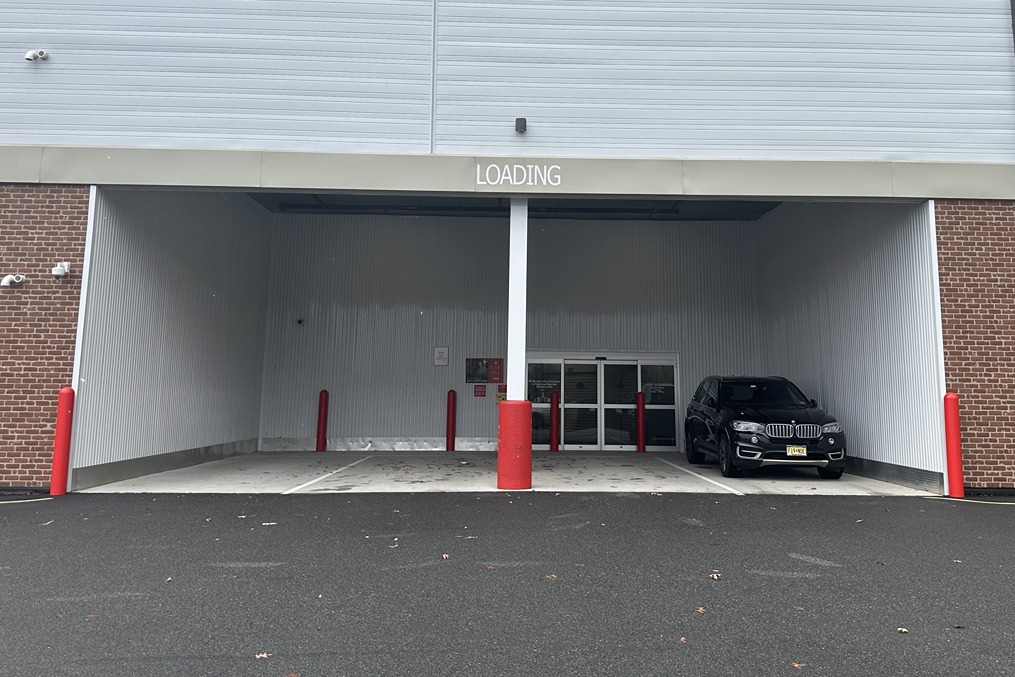 SmartStopSelfStorage-CliftonNJ-1204 Broad St-Covered Loading Bay