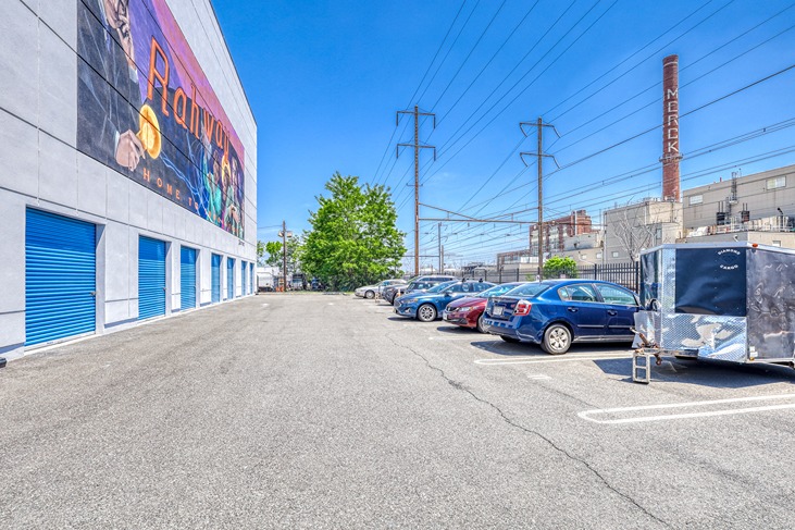 SmartStopSelfStorage-RahwayNJ-2255 Elizabeth Ave-Parking