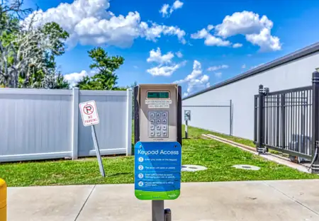 5688 E State Rd 44, Wildwood, FL. Keypad | SmartStop