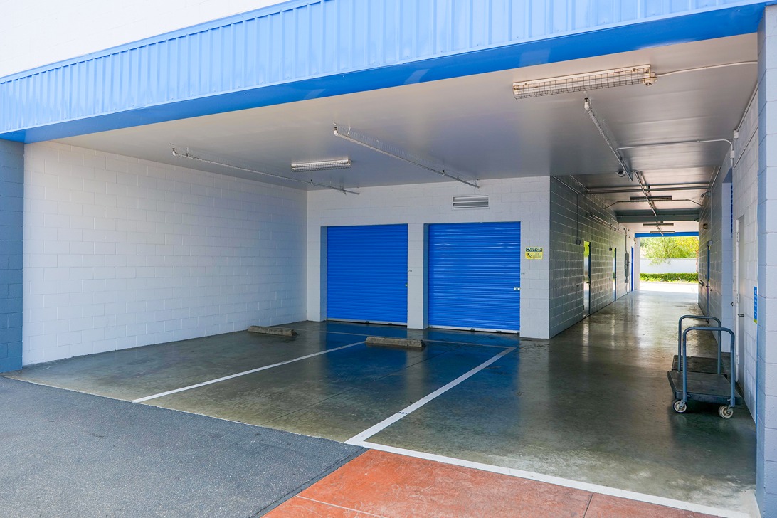 SmartStopSelfStorage-LaderaRanchCA-30TerraceRd-Covered Loading