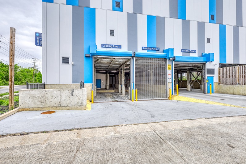 SmartStopSelfStorage-WashingtonDC-1401 22ndStSE-LoadBays