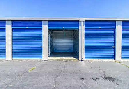 SmartStopSelfStorage-VallejoCA-1401EnterpriseSt-DriveUpUnits