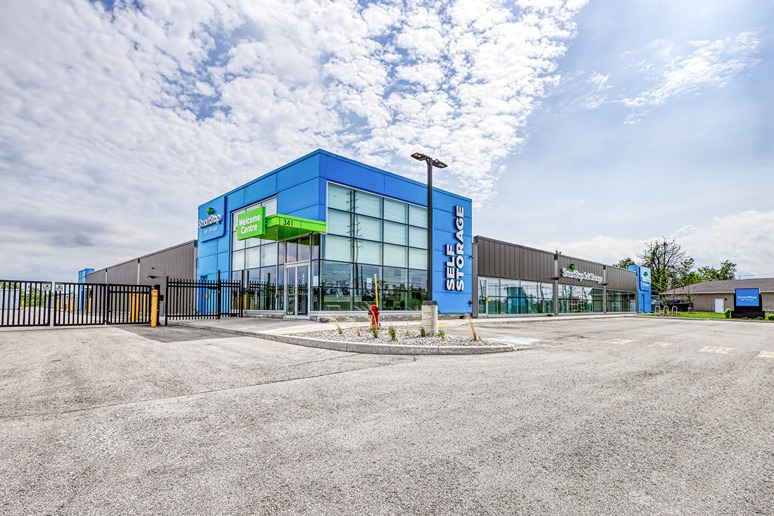 Storefront at SmartStopSelfStorage-BarrieONT-341MapleviewDrW