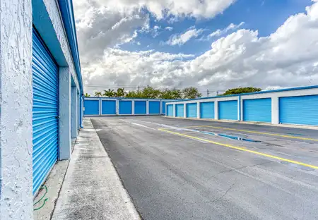 SmartStop-Self-Storage-189LintonBlvd-DelrayBeachFL-EcteriorUnits