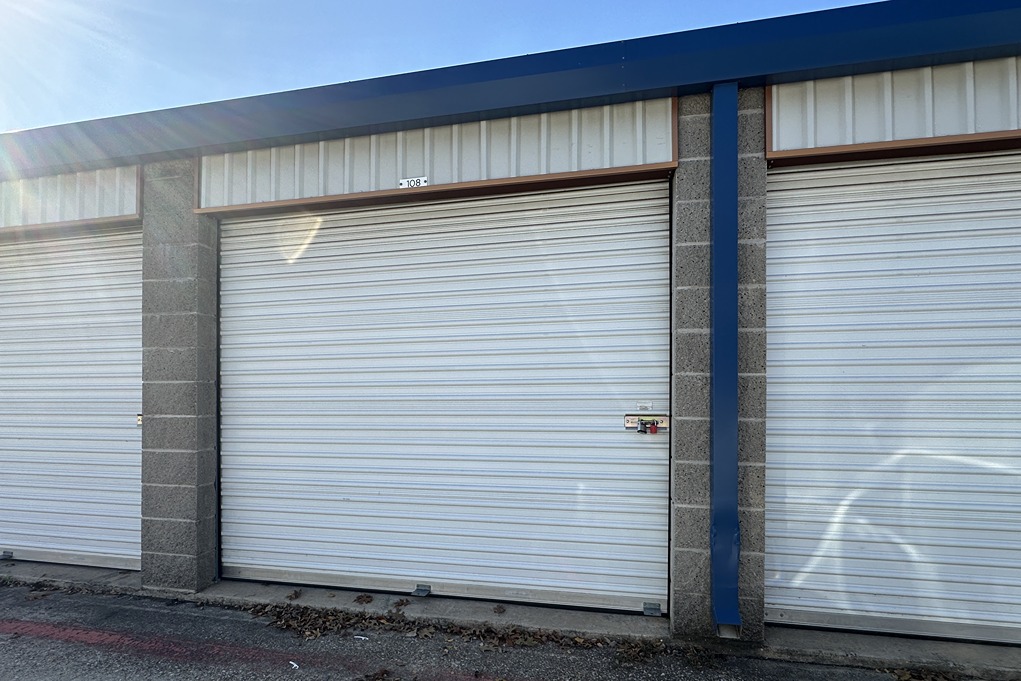 SmartStopSelfStorage-DallasTX-8110SCockrellHillRd-DriveUpUnits