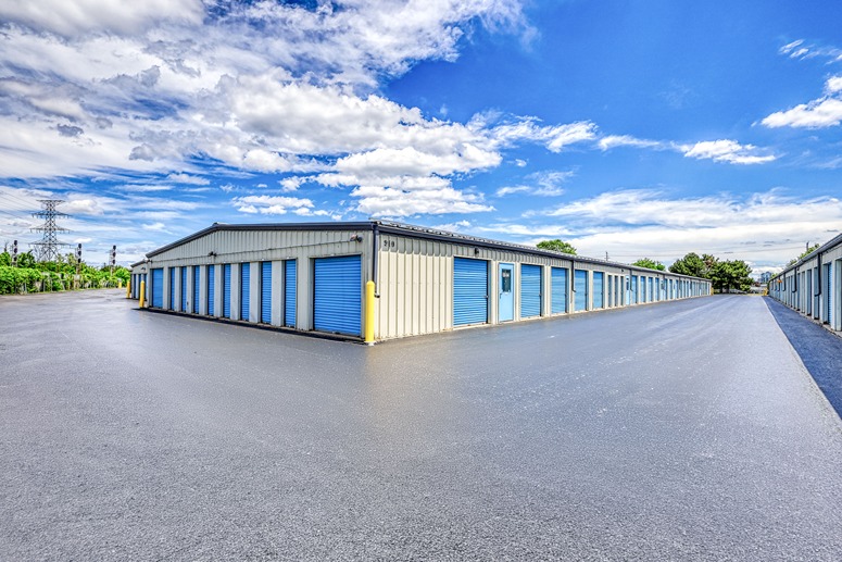 Drive Up Units at SmartStopSelfStorage_1197 Plains Rd, Burlington, ON