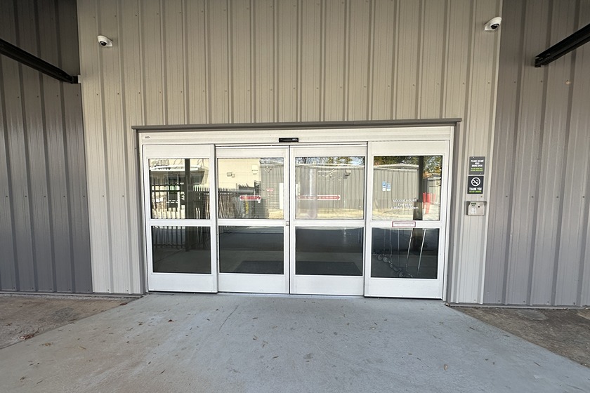 SmartStopSelfStorage-SpartanburgSC-899EMainSt-Entry