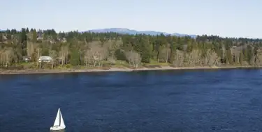 boat on river in Vancouver, WA