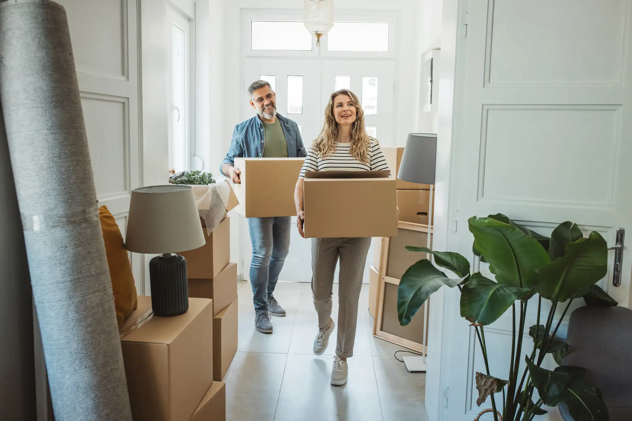 7 Benefits of Short-Term Self Storage While Moving - SmartStop