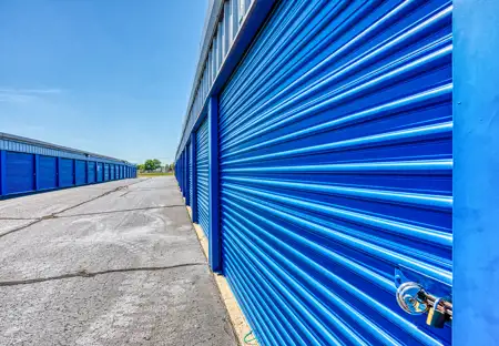 SmartStopSelfStorage-WarrenMI-24623RyanRd-DriveUpUnits