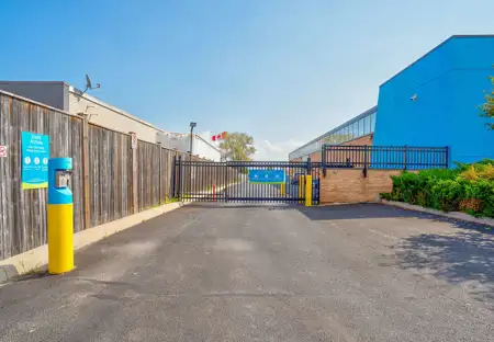 SmartStopSelfStorage-OakvilleONT-480SNServiceRdW-Security