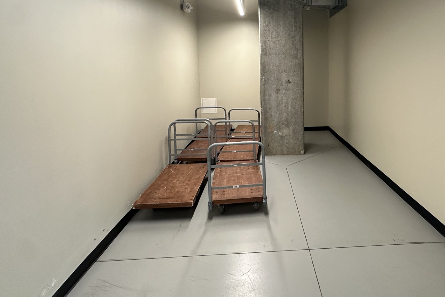 SmartStopSelfStorage-HoustonTX-3130SouthwestFwy-Handcarts