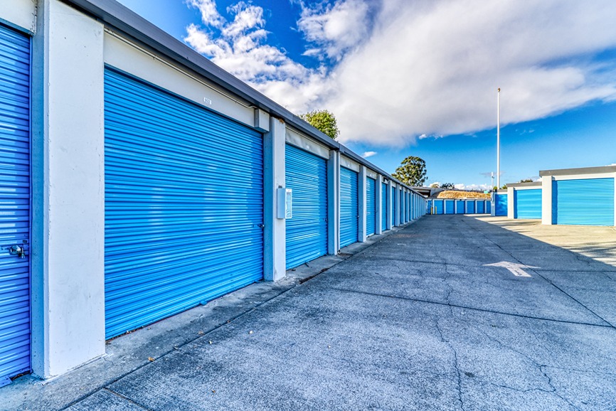 SmartStopSelfStorage-ConcordCA-1597MarketSt-DriveUpUnits