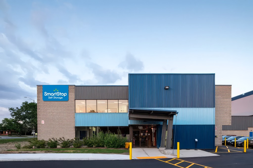 Storefront at SmartStopSelfStorage-MississaugaONT-135MathesonBlvdE