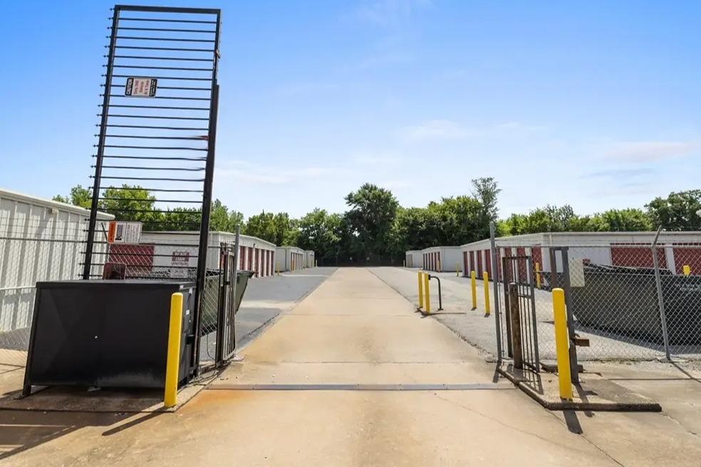 Gate at New Frontier Self Storage-ConwayAR-2050SalemRd