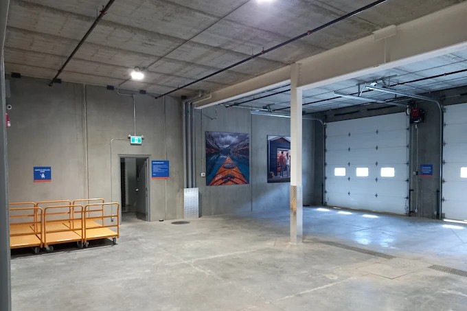 All Weather Loading at 125MahoganyStSE #110, Calgary, AB - SmartStop 