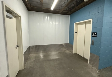 SmartStop Self Storage-PhoenixAZ-4860N83rdAve-Elevators