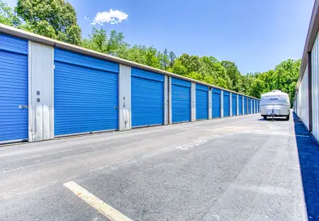 SmartStopSelfStorage-AshevilleNC-40WilmingtonSt-Parking