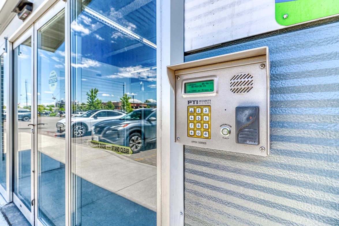 SmartStopSelfStorage_19 Esandar Dr_Toronto,ONT_M4G4C5-Keypad Access