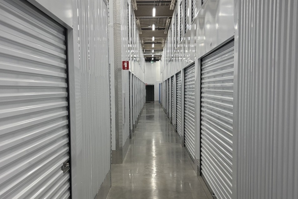SmartStop Self Storage Facility at 5500 Reu Notre-Dame West Montreal, QC-Climate Control
