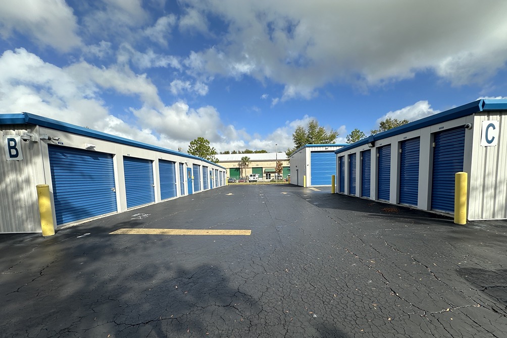 SmartStopSelfStorage-OrlandoFL-6707NarcoosseeRd-Drive Up Units