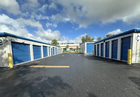 SmartStopSelfStorage-OrlandoFL-6707NarcoosseeRd-Drive Up Units