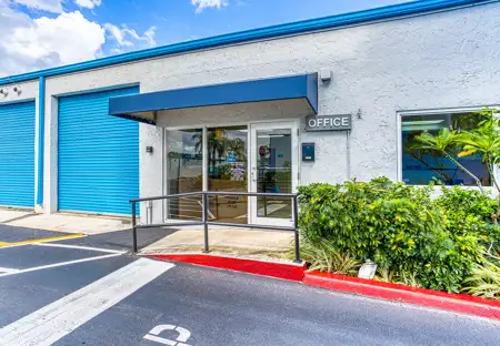 SmartStop-Self-Storage-189LintonBlvd-DelrayBeachFL-Entrance