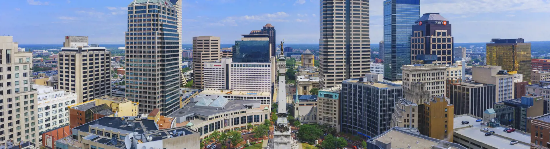 vue aérienne des gratte-ciel du centre-ville d'indianapolis