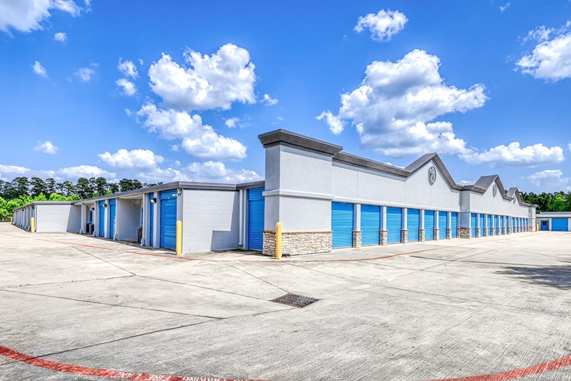 Drive Up Units at SmartStopSelfStorage-MagnoliaTX-32620FM2978