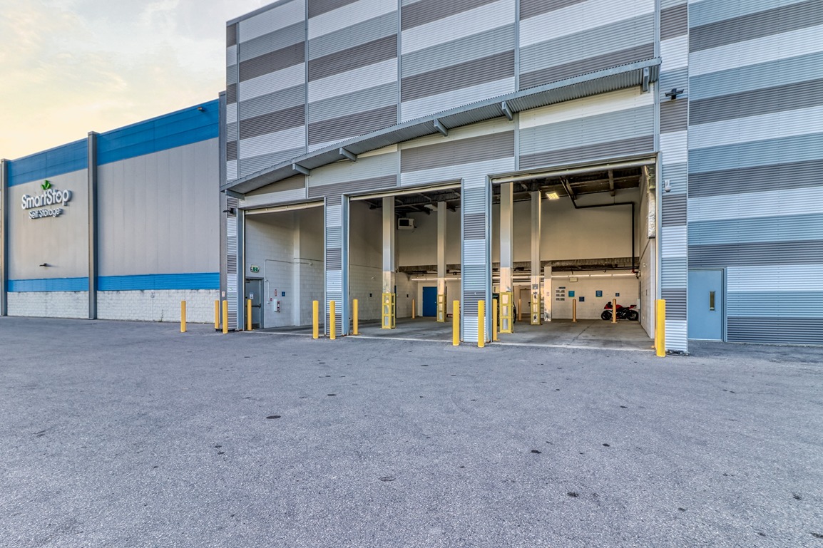 SmartStopSelfStorage-WoodbridgeONT-411 Cityview Blvd-Loading Bays