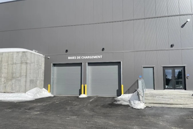 All weather loading at SmartStop Self Storage-230RueSeigneuriale, QuebecQC