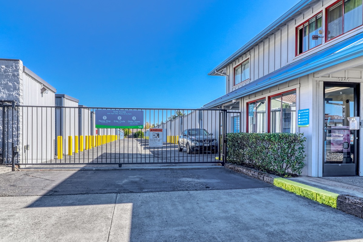 SmartStopSelfStorage-SonomaCA-19240California12-Gate Access