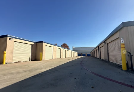 SmartStopSelfStorage-CorinthTX-3701FM2181-DriveUpUnits