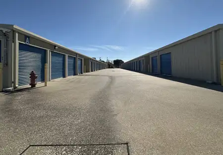 SmartStopSelfStorage-PasadenaTX-7905SpencerHwy-DriveUpUnits