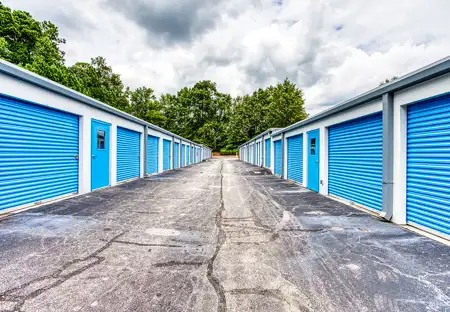 SmartStopSelfStorage-RaleighNC-5012NewBernAve-DriveUpUnits