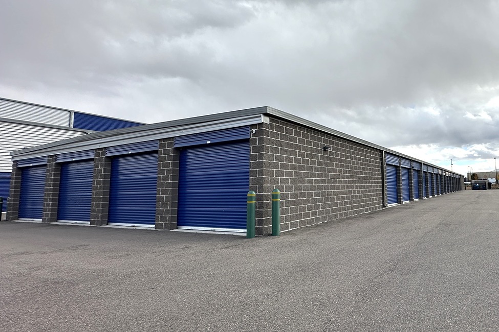 SmartStopSelfStorage-AuroraCO-3633NWaldenCircle-Drive Up Units