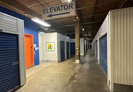 SmartStopSelfStorage-RichmondVA-1716ECarySt-Elevator