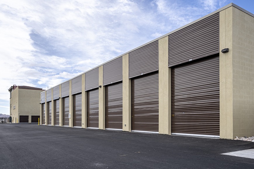 Indigo Self Storage-5210WRobindaleRd-DriveUp1