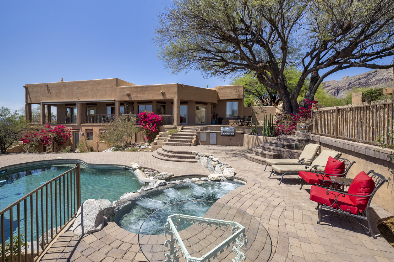 Buying vs. Renting Cost of Living in Phoenix SmartStop