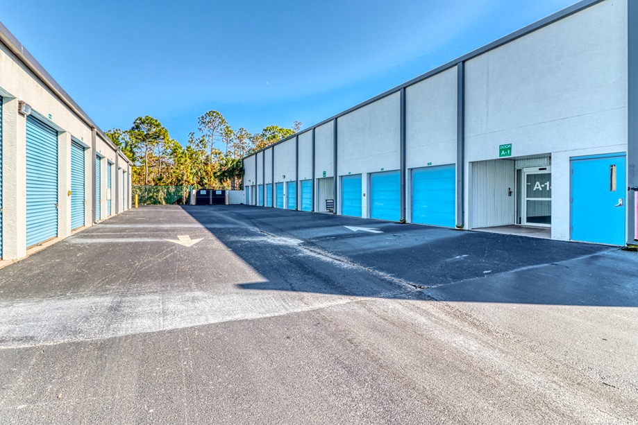 SmartStopSelfStorage-NaplesFL-7755PreserveLane-ExteriorUnits