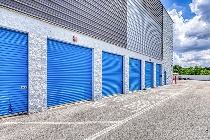 Drive-up units at SmartStopSelfStorage-LutzFL-16900Florida54