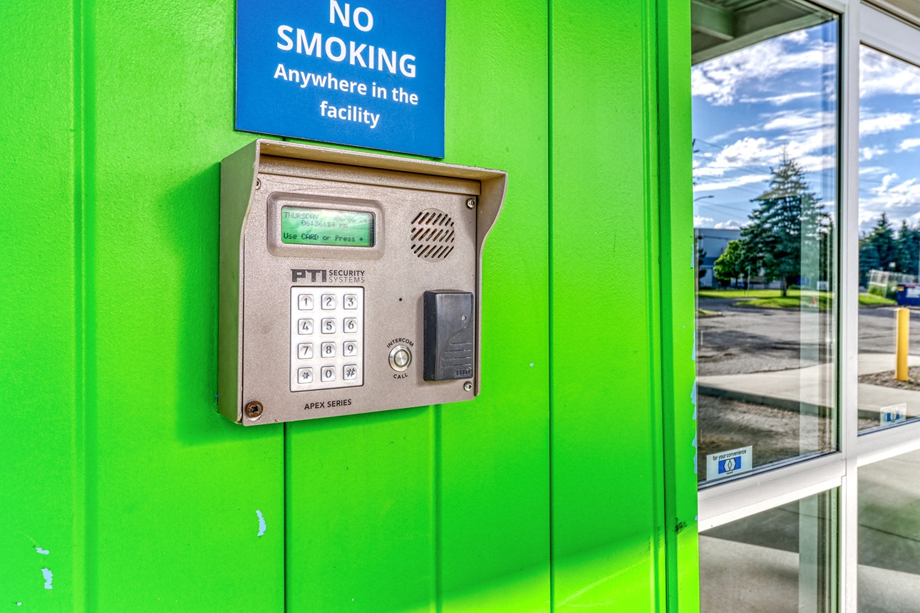 SmartStopSelfStorage-BurlingtonONT-1770ApplebyLine-Security