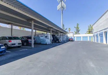 SmartStopSelfStorage-LasVegasNV-4349SJonesBlvd-Parking