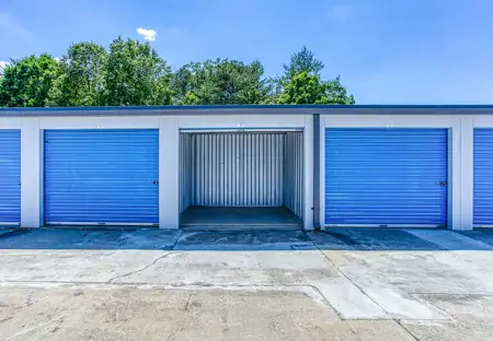 SmartStopSelfStorage-AshevilleNC-2594SweetenCreekRd-DriveUpUnits