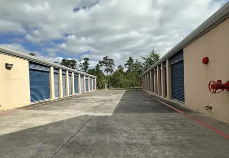 SmartStopSelfStorage-ShenandoahTX-18250Interstate45S-DriveUpUnits