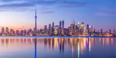 Silhouette de Toronto au coucher du soleil