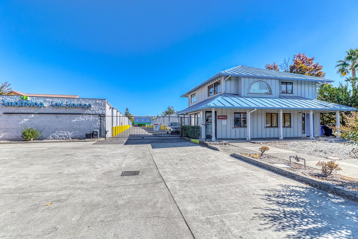 SmartStopSelfStorage-SonomaCA-19240California12-Hero