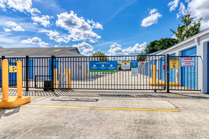 SmartStopSelfStorage-LongwoodFL-460FloridaCentralPkwy-Gate